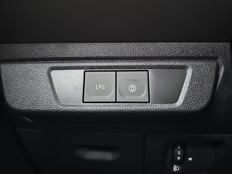 12_556fb42a-8e8b-495c-a067-34bdb5560738_final_image